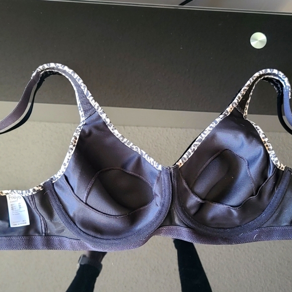 Freya Sonic Underwire Molded Spacer Sports Bra AC4892 - Picture 5 of 5